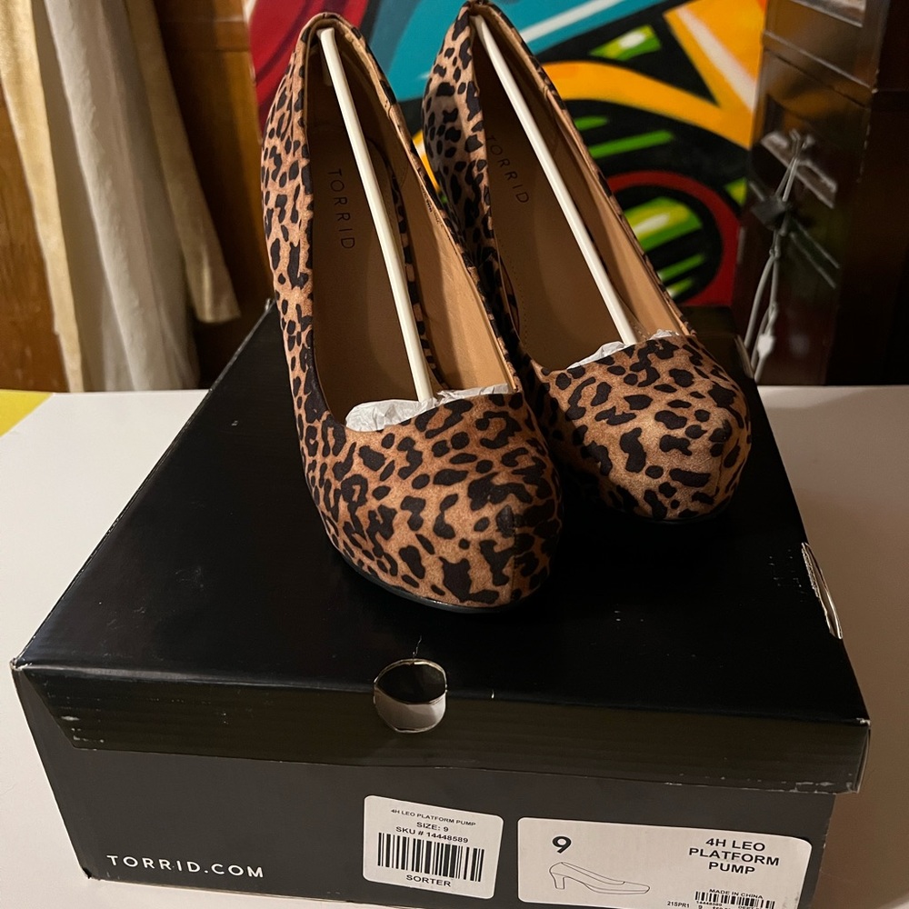 Torrid4H Leopard Print Platform Pump Women’s9 Wide New with box/never been worn